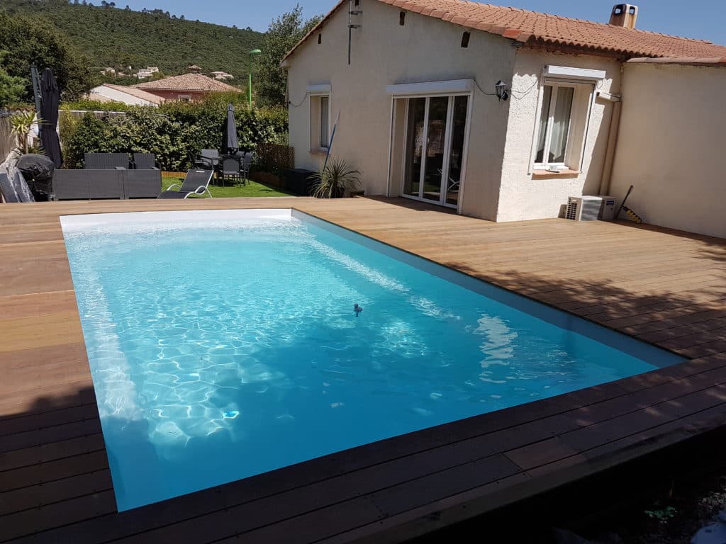 Piscine coque polyester