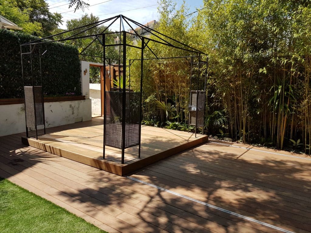 Petite piscine bois enterrée avec plancher amovible
