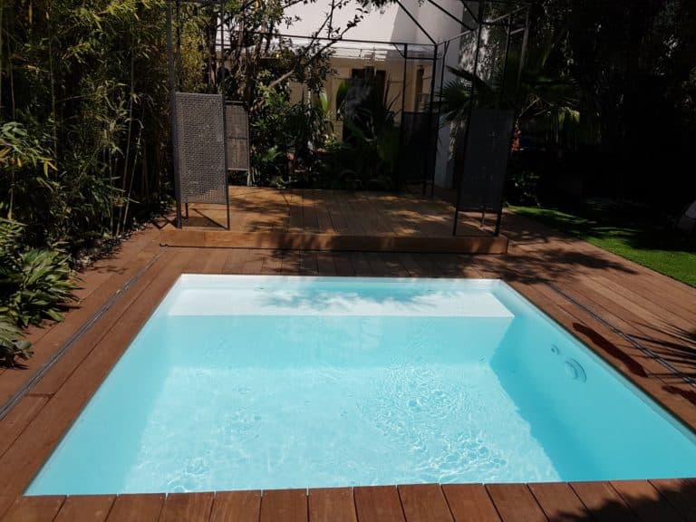 Petite piscine bois enterrée avec plancher amovible