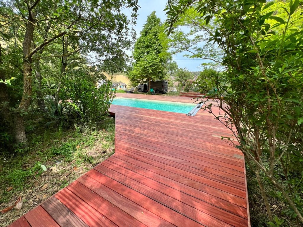Piscine avec terrasse Padouk
