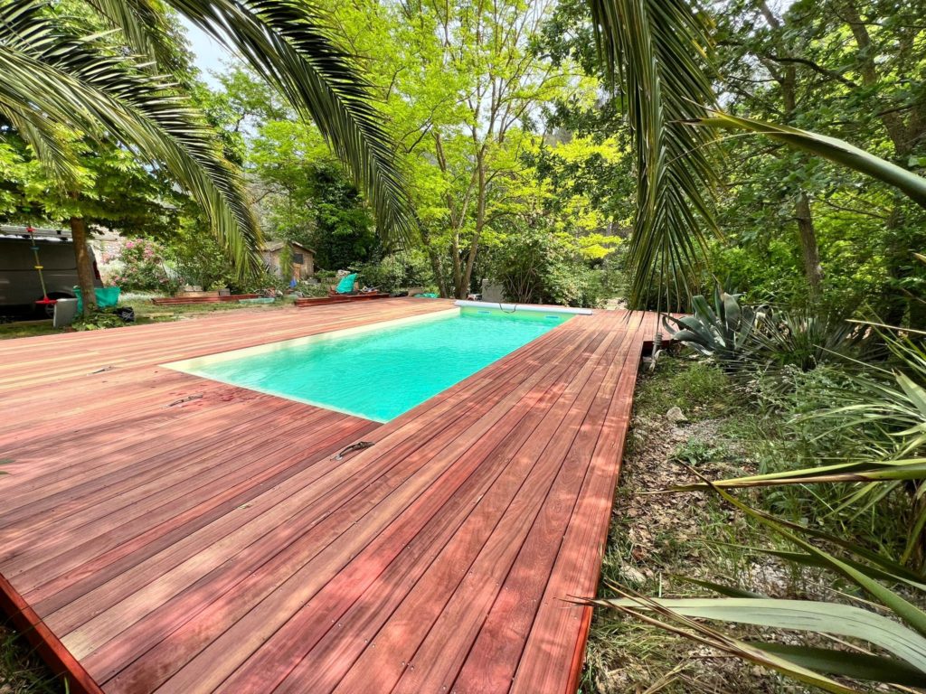 Piscine avec terrasse Padouk