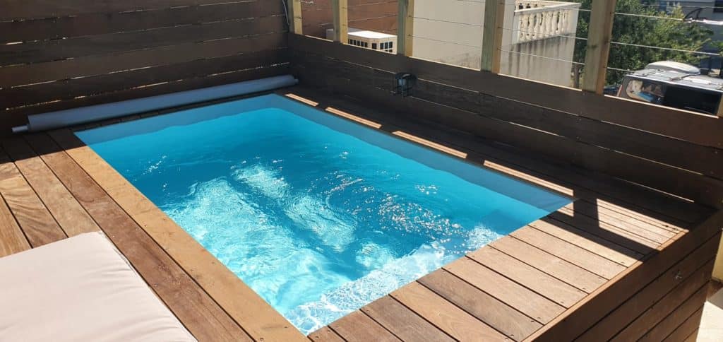 piscine et brise vu