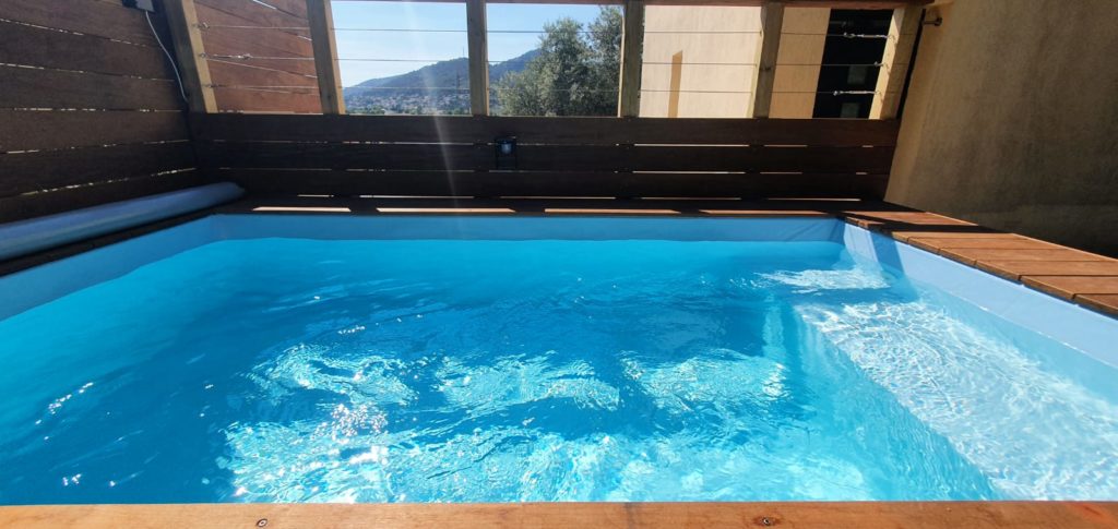 piscine et brise vu