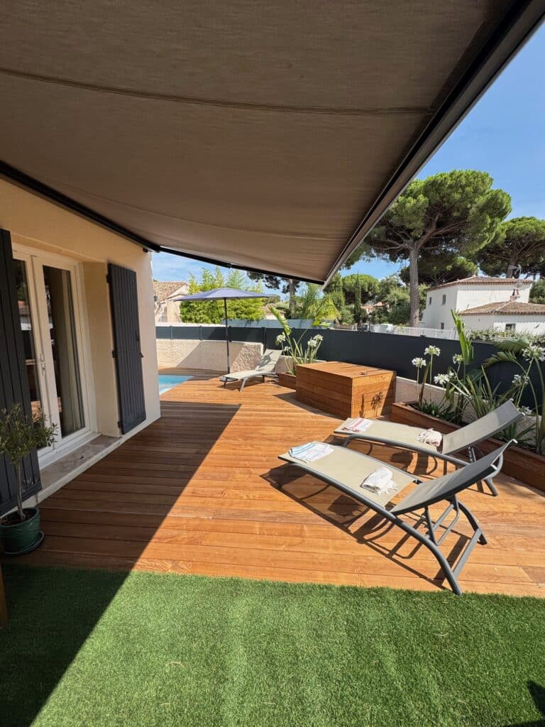 aménagement en bois exotique