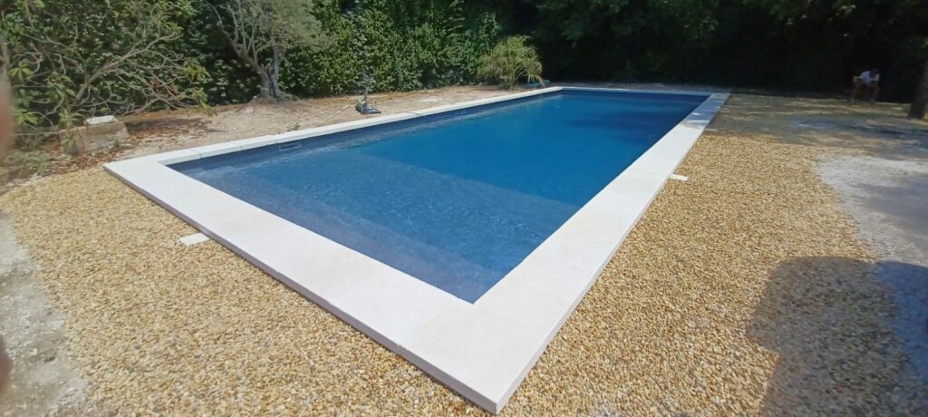 pvc armé sur piscine existante